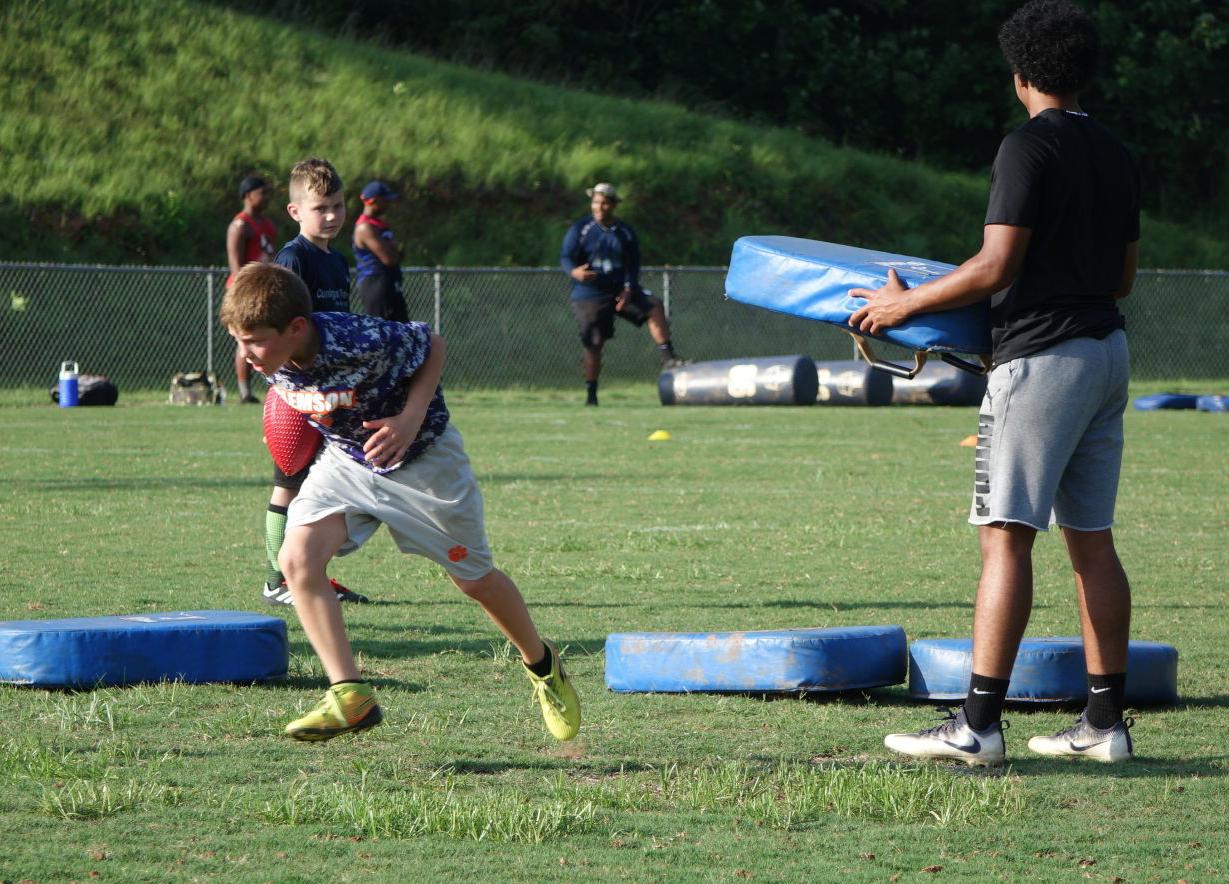 Magna Vista football camp